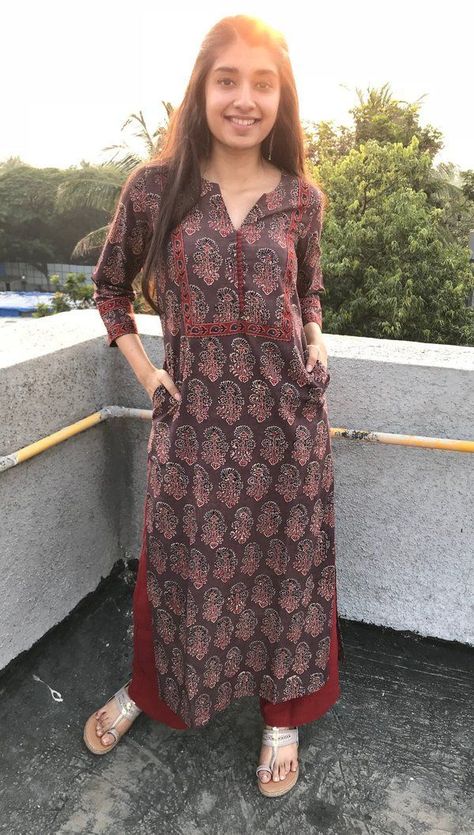 Kalamkari Dresses, Indian Kurti Designs, Churidar Designs, Long Kurta, Simple Kurta Designs, Gaun Fashion, Designer Kurti Patterns, Simple Kurti Designs, Kurti Designs Latest