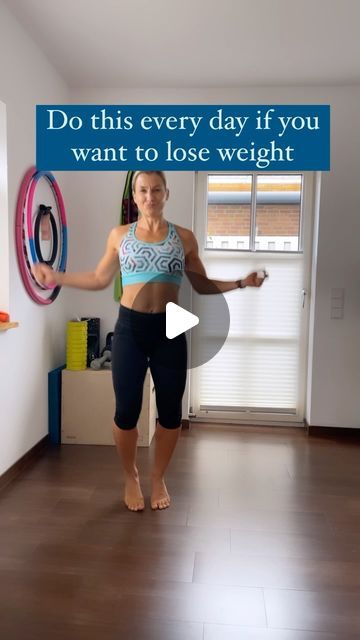 Jana Kollbach | Fitness, Yoga & Nutrition Coach on Instagram: "Save 📌this cardio workout and get a little more exercise in your life! The more you move, the more you will revitalize your muscles and both help you burn more calories and that in turn is the positive effect for your weight loss journey. Workout tip: do all 4 exercises in a row for one minute each, rest for 1-2 minutes and repeat everything 2-4 times (depending on your fitness level). Btw: I chose this music for today’s workout because it reminds me so much of my aerobics classes from 20 years ago. I still love the song and the moves, and you? Follow me @janas_fitnessworld for more inspiration on how to lose weight and get in shape at home! #weightlosstips #weightlossjourney #fitnesstips #homeworkoutsforyou" Liss Cardio Workout At Home, Simple Exercises At Home For Beginners, 4 2 1 Workout Method, Aerobics Workout At Home, Cardio Exercises At Home, At Home Cardio, Fitness Mindset, Aerobic Exercises, Cardio Circuit