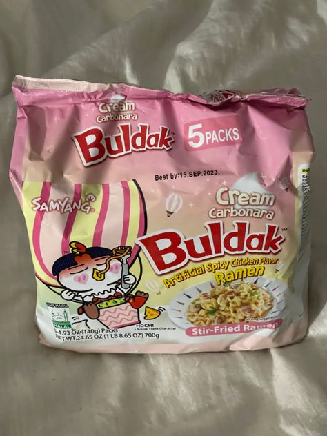 the yummiest cutest pinkest ramen ever. samyang buldak ramen creamy carbonara style. Essen, Spicy Chicken Ramen, Samyang Ramen, Samyang Buldak, Ramen Stir Fry, Chicken Ramen, Asian Snacks, Cute Snacks, Yummy Comfort Food