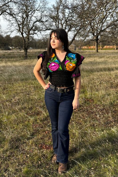 Mexican Shirt Outfit, Mexican Shirts Woman, Mexican Party Outfit, Mexican Outfits For Women, Mexican Tops, Traditional Mexican Shirts, Outfit Mexicano, Mexican Top, Western Fits