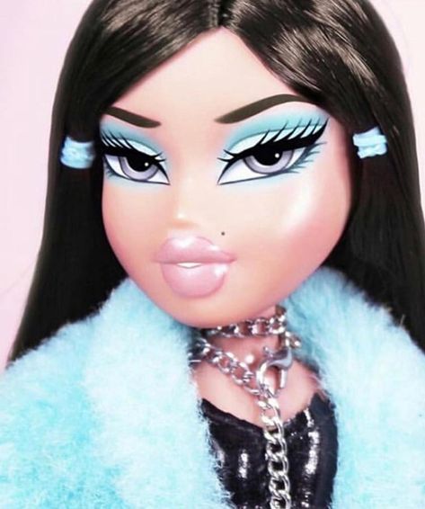 Blue Bratz Aesthetic, Blue Plaid Background, Bratz Doll Makeup, Y2k Bratz, Bratz Aesthetic, Angel Makeup, Black Bratz Doll, Bratz Doll Outfits, Brat Doll