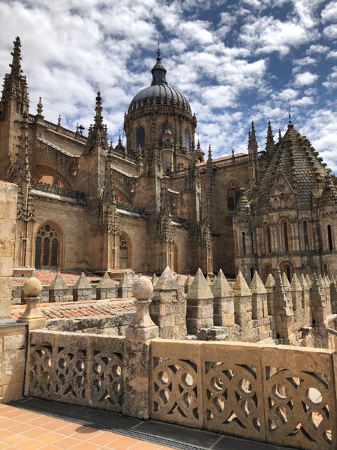 Granada, Self Portrait Photography, University Of Salamanca Spain, Salamanca Spain Aesthetic, Spain Salamanca, Salamanca Spain, Manual Photography, Spain Aesthetic, Spain Trip