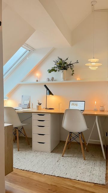 Shared Office Ideas Home, Kitchen Home Office Ideas, Loft Room Office, Home Double Office, Attic Room Office, Home Office Loft Ideas, Attic Office Ideas Sloped Ceiling, Slanted Ceiling Office, Home Office Attic