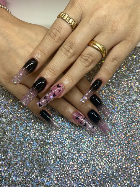 Black And Pink Acrylic Nails Edgy, Black Nails With Pink Rhinestones, Y2k Nails Purple And Black, Y2k Black French Tip Nails, Black And Pink Nails Glitter, Pink Goth Nails Grunge, Y2k Nails Acrylic Pink And Black, Alt Nails Coffin, Black And Pink Sparkly Nails
