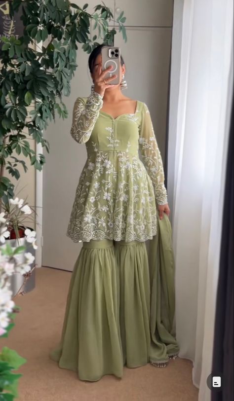 Trendy Outfits Indian, Outfits Indian, Lehenga Designs Simple, Fancy Suit, Desi Fashion Casual, Traditional Indian Dress, Pakistani Fancy Dresses, Indian Dresses Traditional, Salwar Kamiz