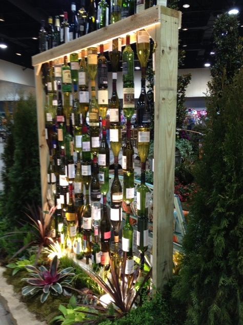 Wine Bottle Fence, Patio Wall Art, Wine Bottle Garden, Wine Flask, Wine Bottle Project, Container Water Gardens, Wine Bottle Wall, Old Wine Bottles, Diy Fence