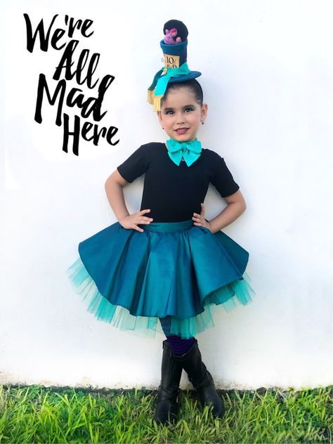 Mad Hatter Costume Girl, Mad Hatter Diy Costume, Mad Hatter Girl, Mad Hatter Costume Kids, Mad Hatter Outfit, Diy Girls Costumes, Hatter Costume, Mad Hatter Costume, World Book Day Costumes