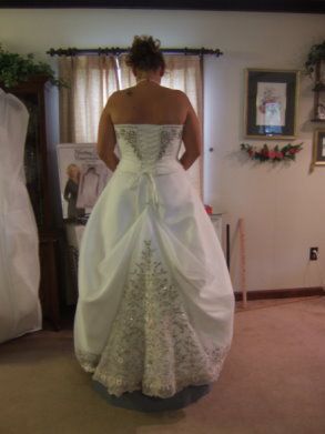 Diy Wedding Dress Bustle, American Bustle, Bustle Wedding Dress, Wedding Gown Bustle, Wedding Dress Train Bustle, Sunrise Quilt, Lake Pattern, French Bustle, Snowflake Table