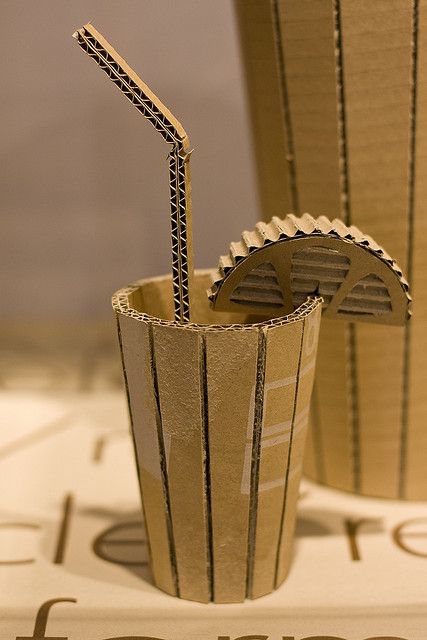 cardboard sculpture | Cardboard sculpture | Flickr - Photo Sharing! Cardboard Art Projects, Cardboard Art Sculpture, Karton Design, Sculpture Lessons, Cardboard Design, Seni Dan Kraf, Cardboard Sculpture, Sculpture Projects, Cardboard Art