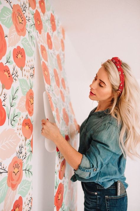 Nervous to wallpaper a room?  Don't be!  @WallsNeedLove makes it so easy with their removable and glue free paper plus their designs are so cute!  Check out my tutorial and start looking at wallpaper in a whole new way!  #ad #twistmepretty #homedecor #wallpapertips #wallpaperdecor #wallpaperdesign Wallpaper Horror, Wallpaper Trend, Wallpaper Diy, At Wallpaper, Office Nook, Floral Paper, Tiny Bathrooms, Diy Wallpaper, Wallpaper Trends