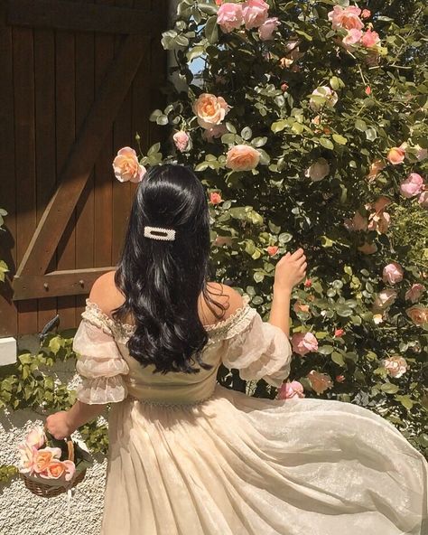 M A R I N A on Instagram: “These are my brand new babies at the back yard that are just right in bloom! Wearing @jas.vintagecloset dreamy dress for a dreamy picking…” Princesscore Aesthetic, Old Dress, Royal Core, Princess Core, Royal Aesthetic, Royalty Aesthetic, Fairy Aesthetic, Cottage Core Aesthetic, Classy Aesthetic