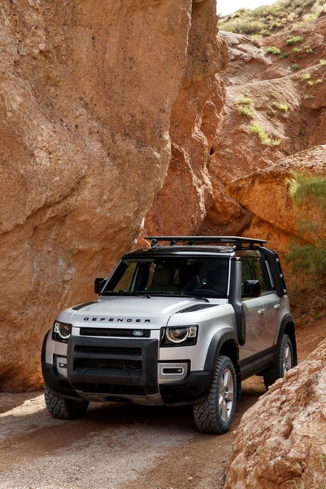 Defender Car, Dream Cars Range Rovers, New Land Rover Defender, Land Rover Car, Future Concept Cars, New Land Rover, New Defender, Mobil Drift, Dream Cars Jeep