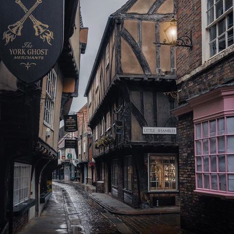 Liam Pearson (@lundonlens) • Instagram photos and videos York Shambles, Shambles York, Medieval Street, The Shambles, Coffee In Paris, England Aesthetic, York Uk, York England, England Photography
