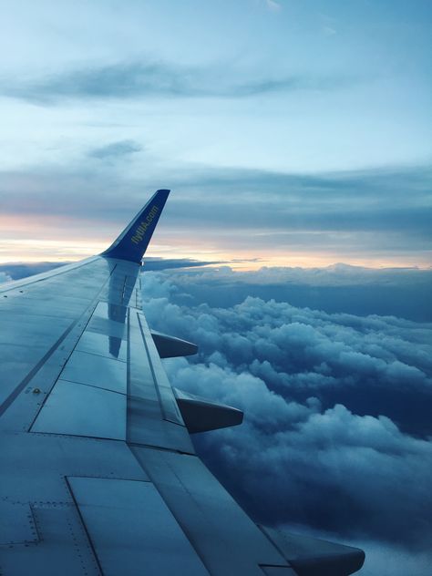 Travel by plane. Fly in the sky Fly In The Sky, Travel By Plane, Blue Feeds, Image Bleu, Photo Bleu, Blue Aesthetic Dark, Cute Blue Wallpaper, Baby Blue Aesthetic, Light Blue Aesthetic