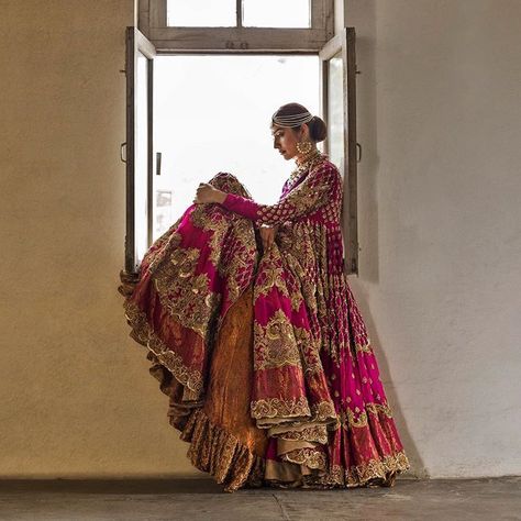 Souchaj on Instagram: “Essentially traditional, a definite nod to customs and traditions. Our Zareen bridal exudes elegance and grandeur in a bougainvillea pink…” Desi Dresses, Bridal Lehenga Collection, Raw Silk Fabric, Pakistani Wedding Outfits, Ethnic Outfits, Embroidery Designs Fashion, Pakistani Dress Design, Indian Attire, Bougainvillea