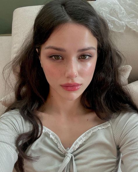 Dreamy Coquette, Innocent Makeup, Natural Makeup Pale Skin, Summer Makeup Ideas, Soft Summer Makeup, Rosy Makeup, Coquette Makeup, Dreamy Eyes, Feminine Makeup