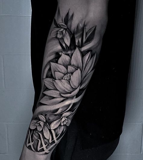 99+ Water Lily Tattoo Ideas That Leave You Floating in 2022 Lotus Tattoo Men, Lily Tattoo Sleeve, Lily Tattoo Ideas, Jasmin Tattoo, Tattoos With Flowers, Pop Culture Tattoos, Water Lily Tattoo, Men Flower Tattoo, Water Lily Tattoos