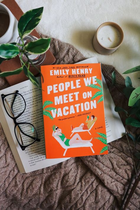 "People We Meet on Vacation" by Emily Henry is a heartwarming and humorous story about Poppy and Alex, two unlikely friends who reconnect on an annual vacation. Through flashbacks and present-day adventures, they navigate their complicated relationship, exploring themes of friendship, love, and self-discovery with wit and charm. People We Meet On Vacation Book, Alex And Poppy, Car Share, People We Meet On Vacation, One Last Chance, Emily Henry, Unlikely Friends, Stuck In A Rut, Complicated Relationship