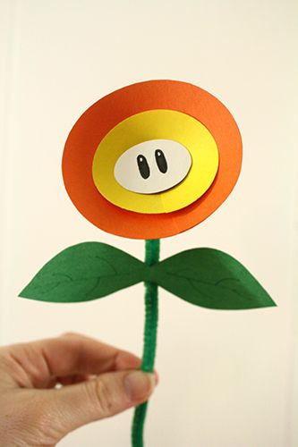 Super Mario Arts And Crafts, Nintendo Crafts, Mario Kart Party, Mario Bros Birthday Party Ideas, Mario Crafts, Video Game Crafts, Paper Fire, Mario Theme, Super Mario Bros Birthday Party