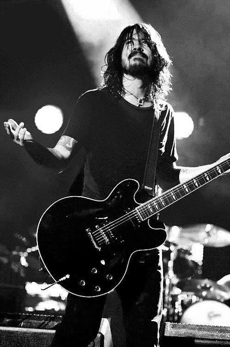 Dave Grohl / Foo Fighters Dave Grohl Wallpaper, Dave Ghrol, There Goes My Hero, Foo Fighters Dave Grohl, Music Wallpapers, Foo Fighters Dave, Tenacious D, Foo Fighters Nirvana, Taylor Hawkins