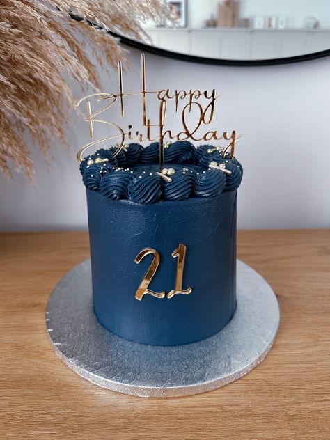 Men Birthday Cakes Blue, 21 Man Birthday Ideas, Cakes For 22nd Birthday Men, Simple Birthday Cakes For Boyfriend, Cakes For Guys Birthday Men, Dark Blue Birthday Cake For Men, Cake Ideas For Men 21st Birthday, 21st Mens Birthday Cake, 21 Cake For Men