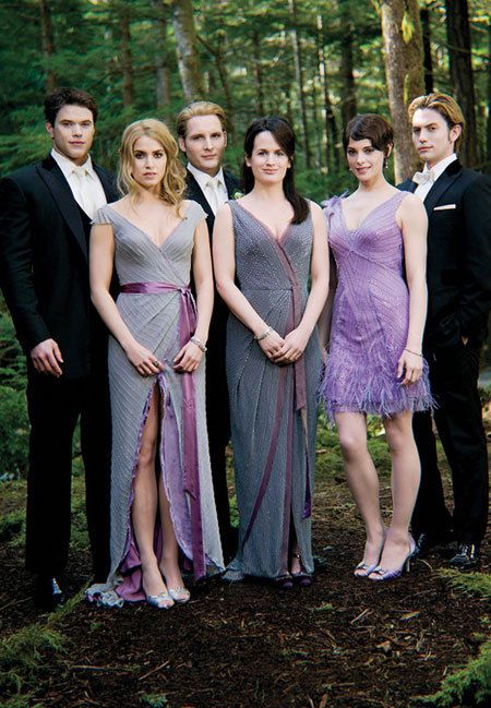 Breaking Dawn: the Cullen family Breaking Dawn Wedding, Romantic Vampire, Bella Y Edward, Billy Burke, Twilight Wedding, Rosalie Hale, Twilight Saga Series, Twilight Cast, Bella Wedding