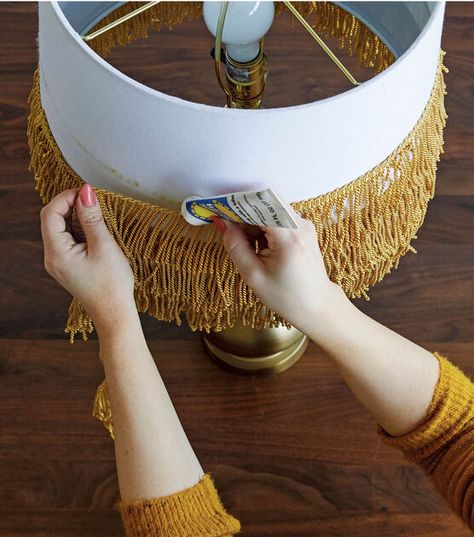 Upcycling, Diy Fringe Lamp, Diy Fringe Lampshade, Diy Boho Lampshade, Fringed Lampshade, Recycled Lamps, Tassel Lampshade, Repurposed Tires Diy Projects, Abat-jour Diy