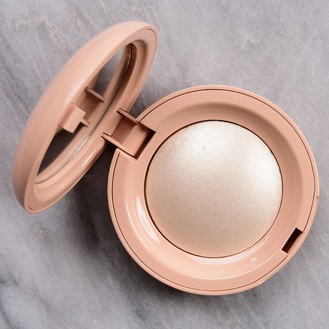 Rare Beauty Silky Touch Highlighter, Rare Beauty Highlighter Enlighten, Good Highlighter Makeup, White Highlighter Makeup, Positive Light Silky Touch Highlighter, Rare Beauty Highlighter, Rare Beauty Makeup, Highlighter Swatches, Highlights Makeup