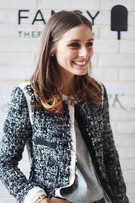 I'm not normally a fan of a middle-part, but Olivia Palermo gets it right. Printemps Street Style, Chanel Tweed Jacket, Estilo Olivia Palermo, Olivia Palermo Lookbook, Moda Chanel, Olivia Palermo Style, Chanel Jacket, Chanel Inspired, Boucle Jacket