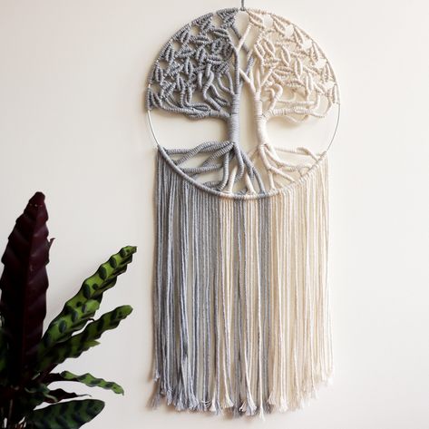 Nursery Apartment, Tree Of Life Macrame, Sellable Crafts, Macrame Tree, Eclectic Wall Decor, Dream Catcher Patterns, Dorm Decoration, Basic Tattoos, Apartment Dorm