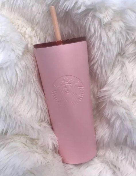 Tumblr, Gadget Elettronici, Rose Gold Water Bottle, Vasos Starbucks, Copo Starbucks, Starbucks Tumbler Cup, Trendy Water Bottles, Pink Sakura, Gradient Pink