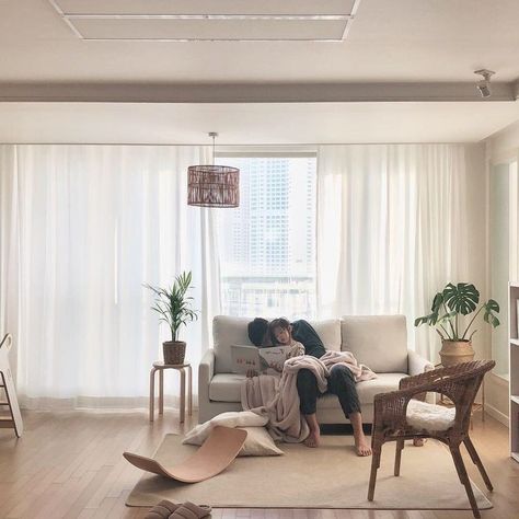 korean living room dining room decor aesthetic seoul beige coffee cream milk tea ideas wooden light soft minimalistic 아파트 거실 アパート リビングルーム aesthetic home interior apartment japanese kawaii g e o r g i a n a : f u t u r e h o m e Korean Home Interior, Living Room Korean Style, Korean Living Room, Living Room Without Tv, Korean Interior Design, Japanese Living Rooms, Living Room And Dining Room Decor, Interior Decorating Living Room, Japanese Interior Design