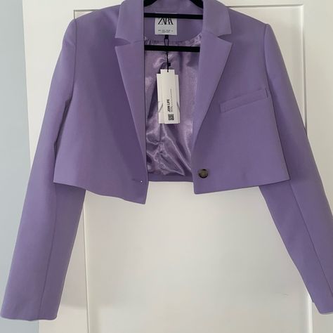 Brand new crop blazer!!! Purple Blazer Outfit, Crop Blazer Outfit, Cropped Blazer Outfit, Girls Blazers, Blazer Zara, Blazer Outfits Casual, Purple Blazer, Crop Blazer, Look Blazer