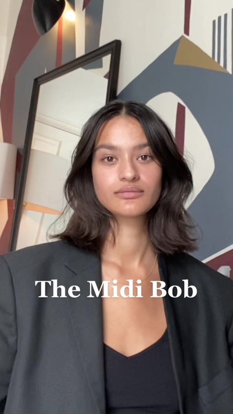 The Midi Bob. #haircut #thehairbros #fy #fyp #viral @thehairbros Short Collar Bone Length Hair, Short Hair With Face Frame Layers, Short Haircuts For Straight Thick Hair, Mid Hair Haircut, Thick Hair Mid Length, Short Hair 90s Style Wavy Bobs, Thick Lob Haircut, Collar Length Haircut, Mid Length Hair Haircuts