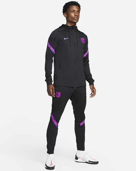 This tracksuit has design details specifically tailored for football's rising stars.A relaxed, easy fit works together with sweat-wicking fabric to help keep you cool and composed while fine-tuning your skills. Colour Shown: Black/Black/Hyper Royal/Hyper Royal Style: DB6867-014 Nike Fc, Barcelona Fc, Nike Brand, Royal Style, Nike Store, Jd Sports, Shop Mens Clothing, Royal Fashion, Fc Barcelona