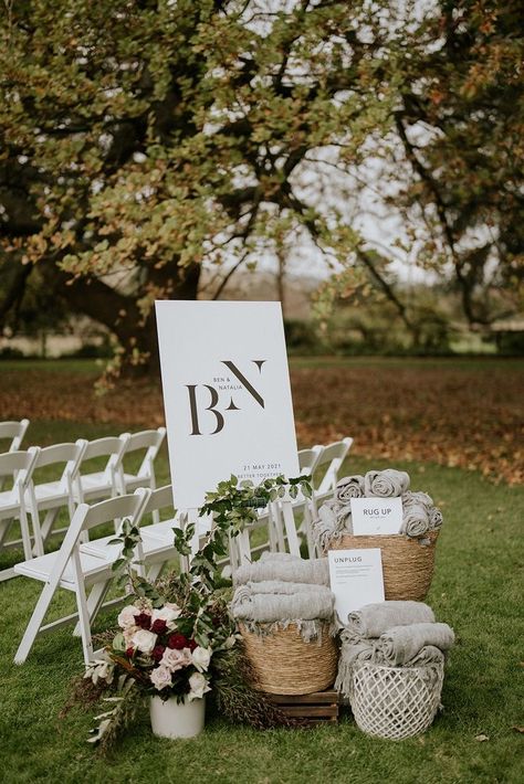 Welcome Sign Outdoor Wedding, Blanket Basket At Wedding, Blanket Basket For Wedding, Civil Wedding Outdoor Ceremony, Blanket Display Wedding, Wedding Ceremony Blankets, Modern Outdoor Ceremony, Winter Wedding Blankets, Blankets For Outdoor Wedding