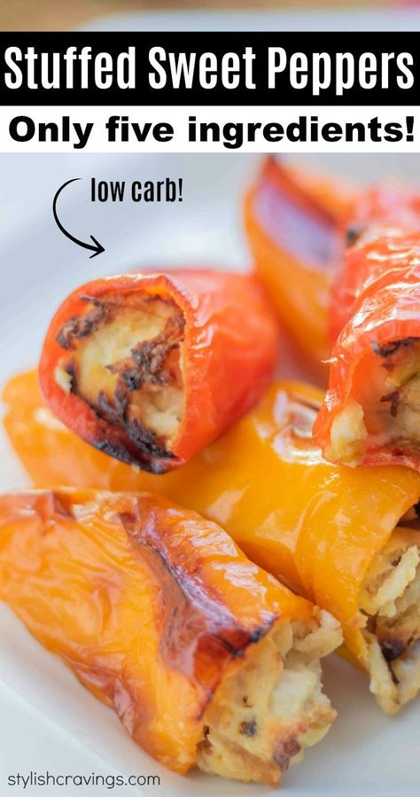 Mini Sweet Pepper Recipes, Stuffed Red Peppers, Stylish Cravings, Low Carb Appetizer, Sweet Pepper Recipes, Baking Powder Uses, Boiled Egg Diet Plan, Green Chiles, Chicken Stuffed