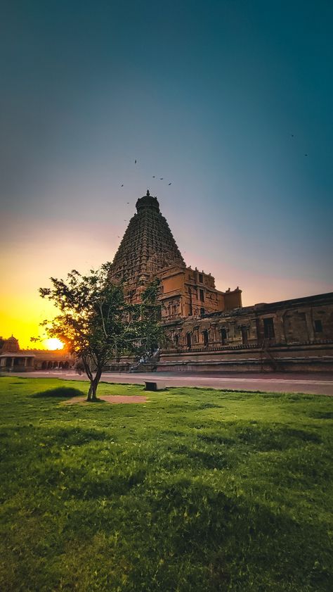 Shiva Temple Photography, Temples In Tamilnadu, Tamil Temple Background For Editing, Tamilnadu Temple Photography, Tamilnadu Wallpaper, Thanjavur Temple Photography, Ancient Temple Aesthetic, Tamil Wallpapers Aesthetic, Temple Background Images