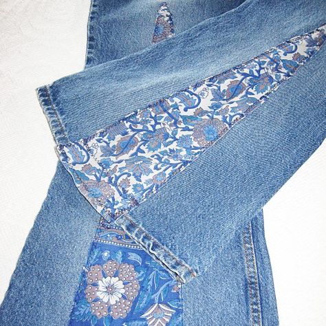 Upcycling, Boho Bell Bottoms, Pants Bell Bottoms, Jeans Recycling, Moda Hippie, Lace Diy, Denim Projects, Denim Ideas, Altered Couture