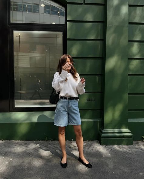 Long Shorts Are Set to Be Huge This Summer—17 Pairs We Really Rate | Who What Wear UK Shorts For Women Over 50, Outfits For Short Girls, Long Denim Shorts Outfit, Short Outfit Ideas, Long Denim Shorts, Denim Shorts Style, Denim Shorts Outfit, London Outfit, Summer Shorts Outfits