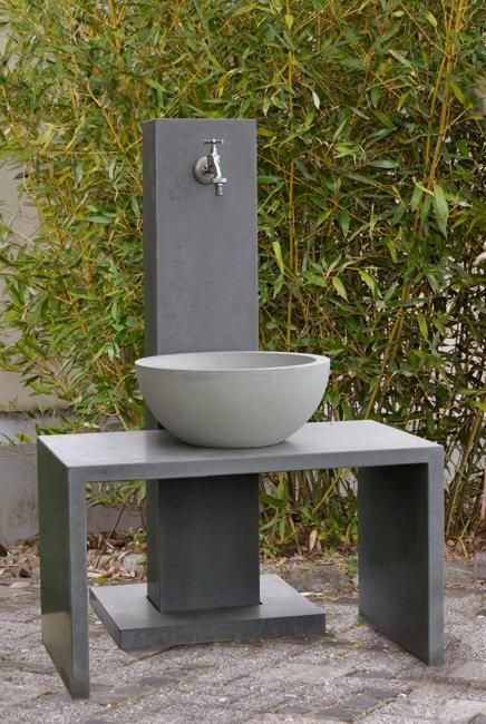 Outdoor Basin Sink Ideas, Outdoor Tap Ideas, Outdoor Sink Ideas Modern, Outdoor Handwashing Station, Water Spigot Ideas Outdoor, Garden Sinks Outdoor Diy, Garden Tap Ideas, Outdoor Faucet Ideas, Outdoor Sinks Station Backyards