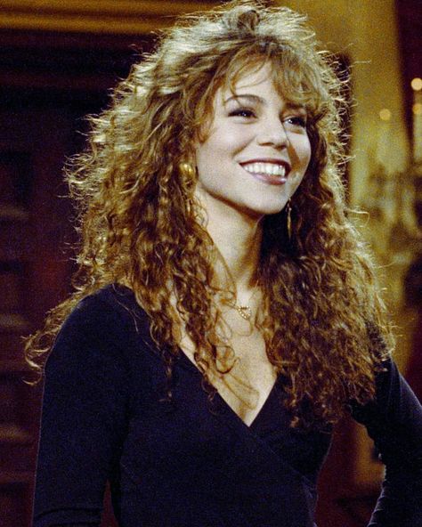 Mariah Carey Young, Mariah Carey Hair, 90s Beauty, Mariah Carey 1990, Mariah Carey 90s, 1990 Style, Michelle Gellar, 90s Hairstyles, Curly Hair Inspiration