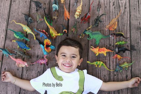 taking pictures with dinos Dinosaur Photoshoot, Dinosaur 4th Birthday, 2nd Birthday Pictures, Dinosaur Birthday Theme, Dinosaur Photo, Dinosaur Themed Birthday Party, Dinosaur Theme Party, Dino Birthday, Birthday Photography