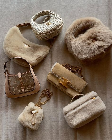 Winter wonderland bag edition - Choose your player!? 🐻 | Instagram White Bag Outfit, Aesthetic Purses, Purse Aesthetic, Ski Outfits, Neutral Bag, Winter Bags, Expensive Bag, Leonie Hanne, Celine Bags