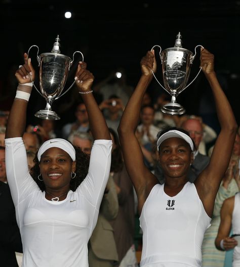 Serena And Venus Williams, Jennifer Capriati, Venus And Serena Williams, Tennis Pictures, My Sisters Keeper, Professional Tennis Players, Tennis Elbow, Venus Williams, Play Tennis