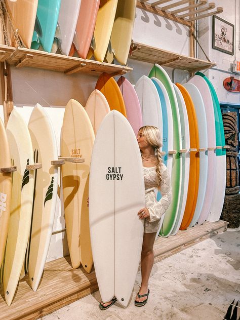 surf shop surf boards #surf #surfboard #aesthetic #coquette #waves #summer #summervibes #dreamboard #skateboard #tiki #surfergirl Surfer Girls, Surfboard Aesthetic, Surf Shop Aesthetic, Surfer Aesthetic, Surf Room, Surf Aesthetic, Breaking Waves, Summer Book, Surf Vibes