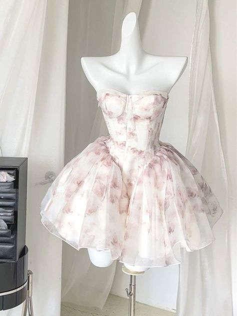 Short Puff Dress, Ballet Dress Aesthetic, Princess Dress Short, 19th Birthday Outfit, Puff Skirt, Strapless Homecoming Dresses, Corset Dresses, Puff Dress, Corset Bodice