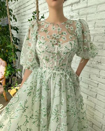 SpringSummer22' | Teuta Matoshi Extra Heels, Short Sleeve Prom Dresses, Lace Prom Gown, Embroidery Tulle, Floral Prom Dresses, Flora Dress, Green Embroidery, Normal Delivery, Flair Dress