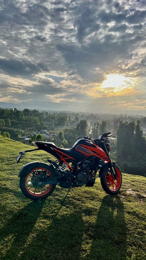 Duke200 Motocross, Ktm Bikes Wallpaper, Duke Bike Hd Wallpaper, Ktm Duke 200 Wallpaper, Duke 200 Wallpaper, Duke Wallpaper, Ktm 200 Duke, Transformer Tattoo, Iphone Wallpaper Off White