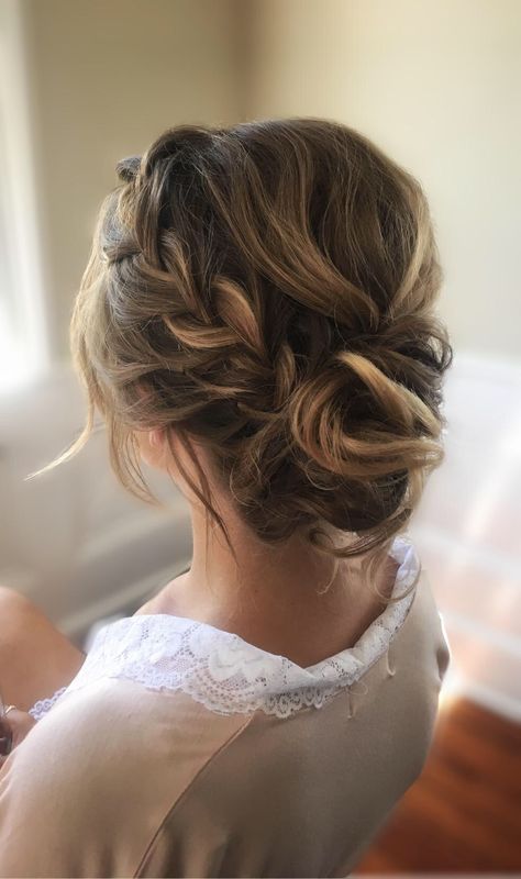 Braided Bun Updo @borne.hair (instagram) Bridesmaid Hair Inspo, Low Bun Wedding Hair, Bridemaids Hairstyles, Wedding Hair Up, Wedding Bun Hairstyles, Low Bun Hairstyles, Bridal Hair Buns, Braided Bun Hairstyles, Bun Updo